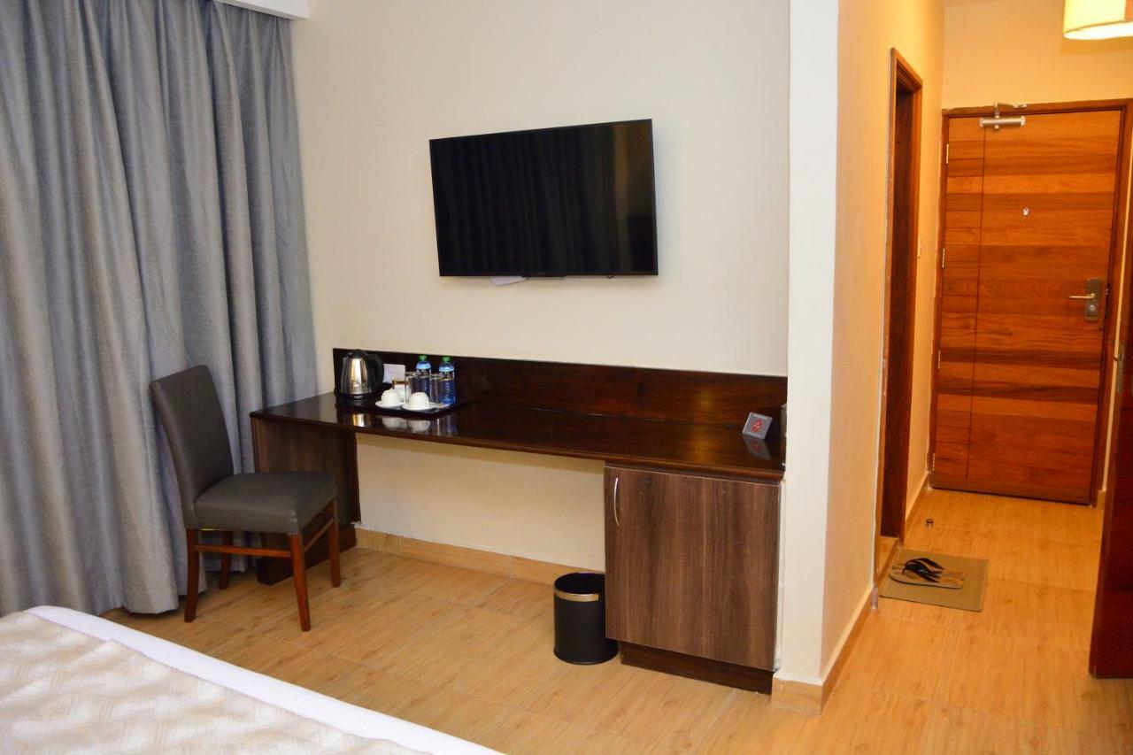 Razana Hotel Ναϊρόμπι Εξωτερικό φωτογραφία